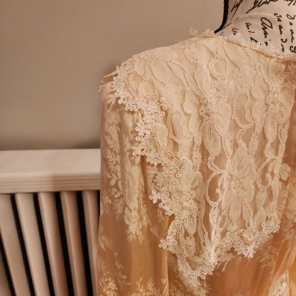 Vintage Cream Satin Jacquard Dress with Lace Neckline – 1980s Bridal or Formal - Picture 6 of 16